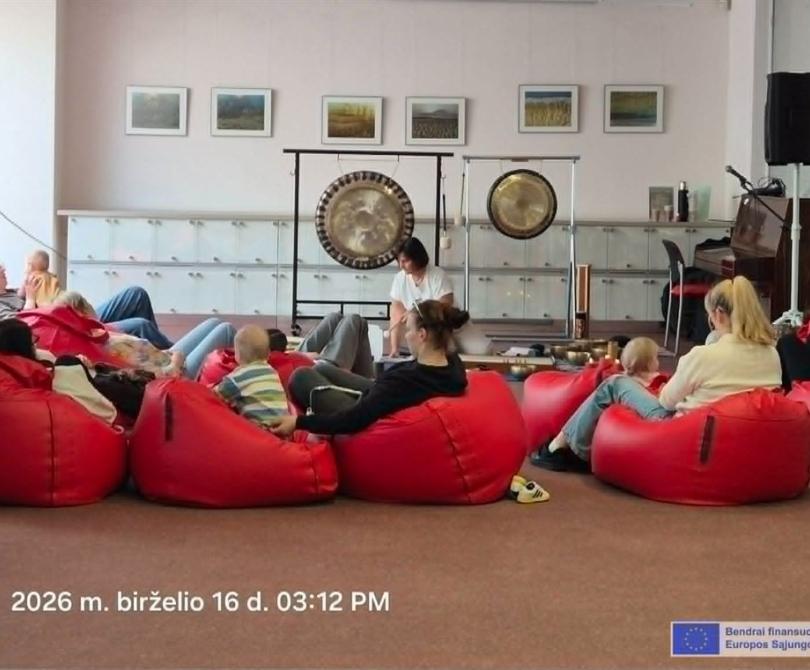 Muzikos terapijos užsiėmimai bibliotekoje tęsiasi