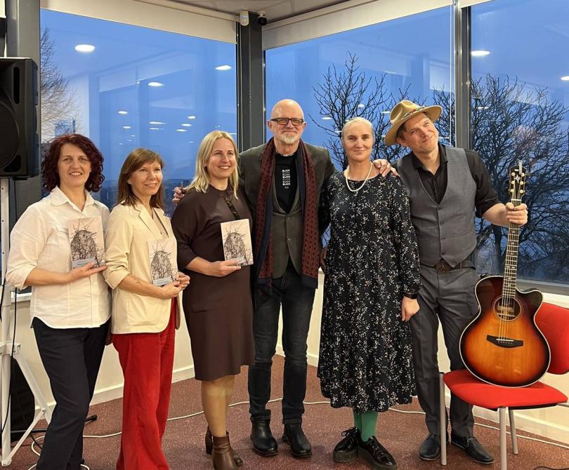 Susitikimas su poetu Liutauru Degėsiu