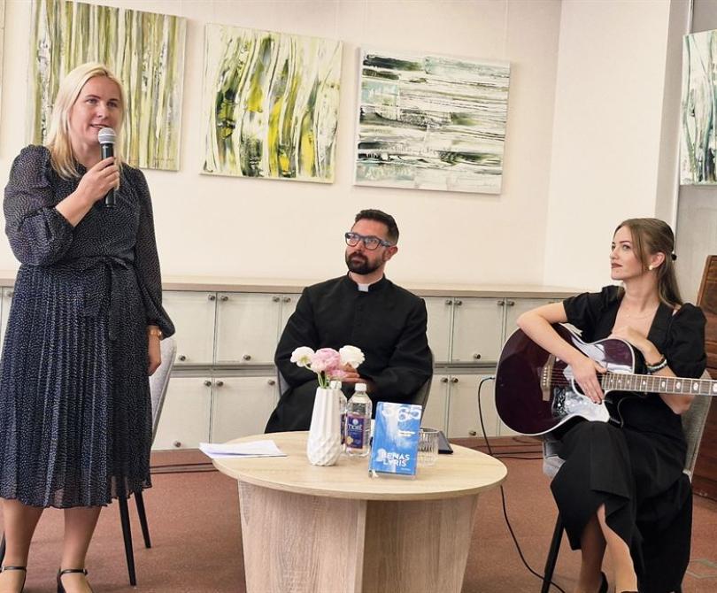 Telšių bibliotekoje – kunigas Benas Lyris