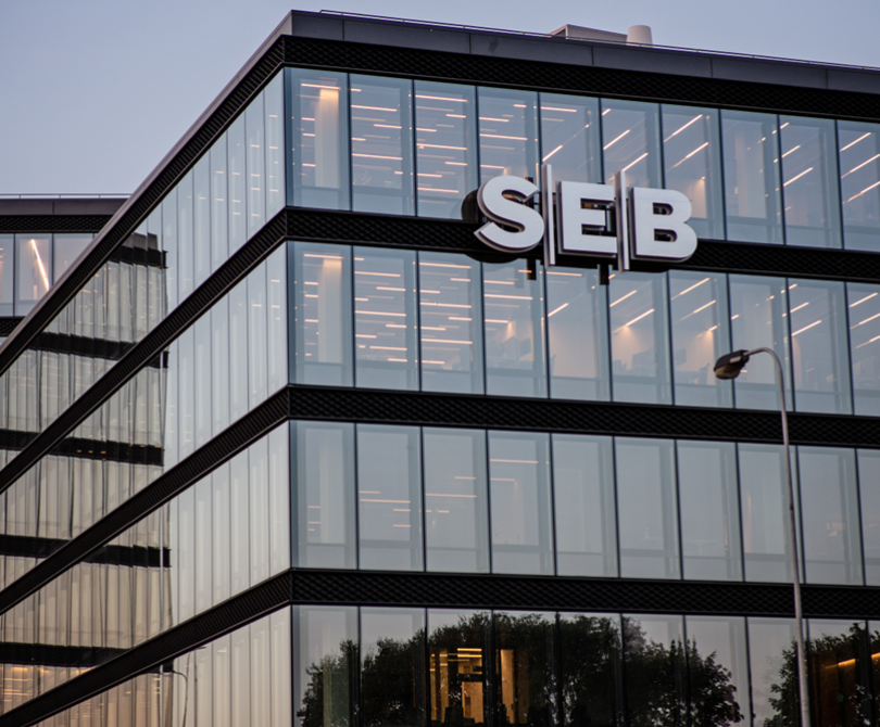 Bibliotekoje – mobili SEB banko darbuotojų komanda